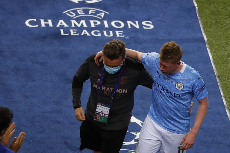 记者:欧冠决赛之前,马丁内斯就决定给德布劳内7天额外假期