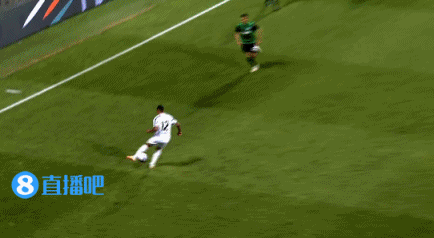 宝刀不老!拉比奥特被断球博努奇送点,43岁布冯扑出贝拉尔迪点球