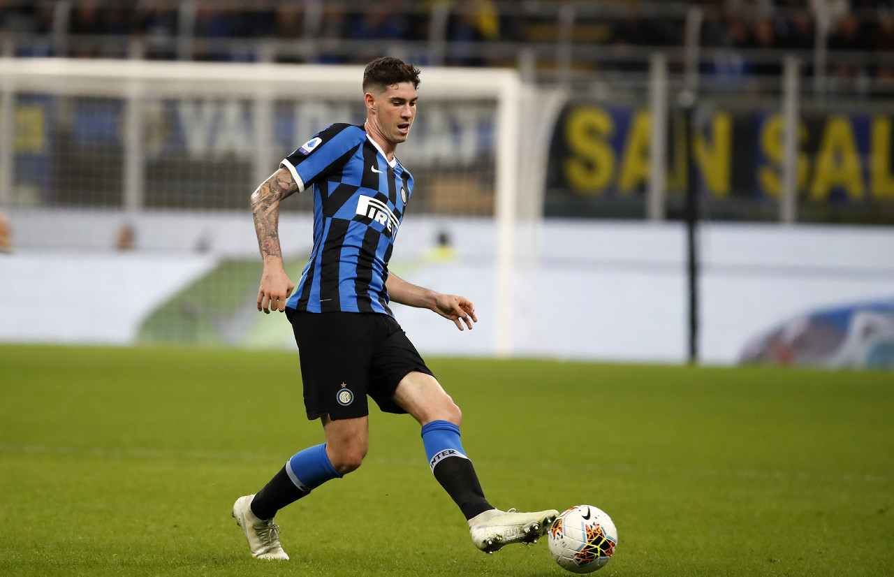 记者:经纪人正与国米谈判,巴斯托尼可能续约至2024年