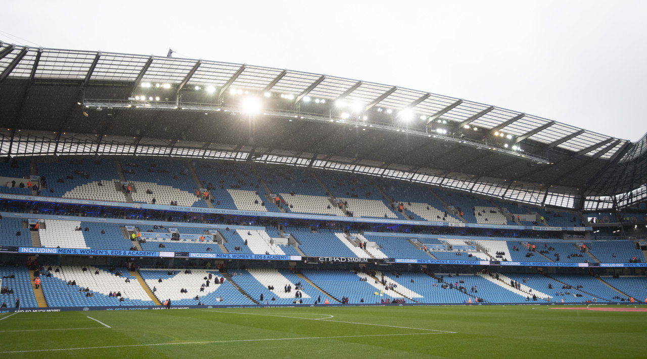 大爱！曼城官方：科林贝尔之子将和15岁小球迷一同为曼城颁发奖杯