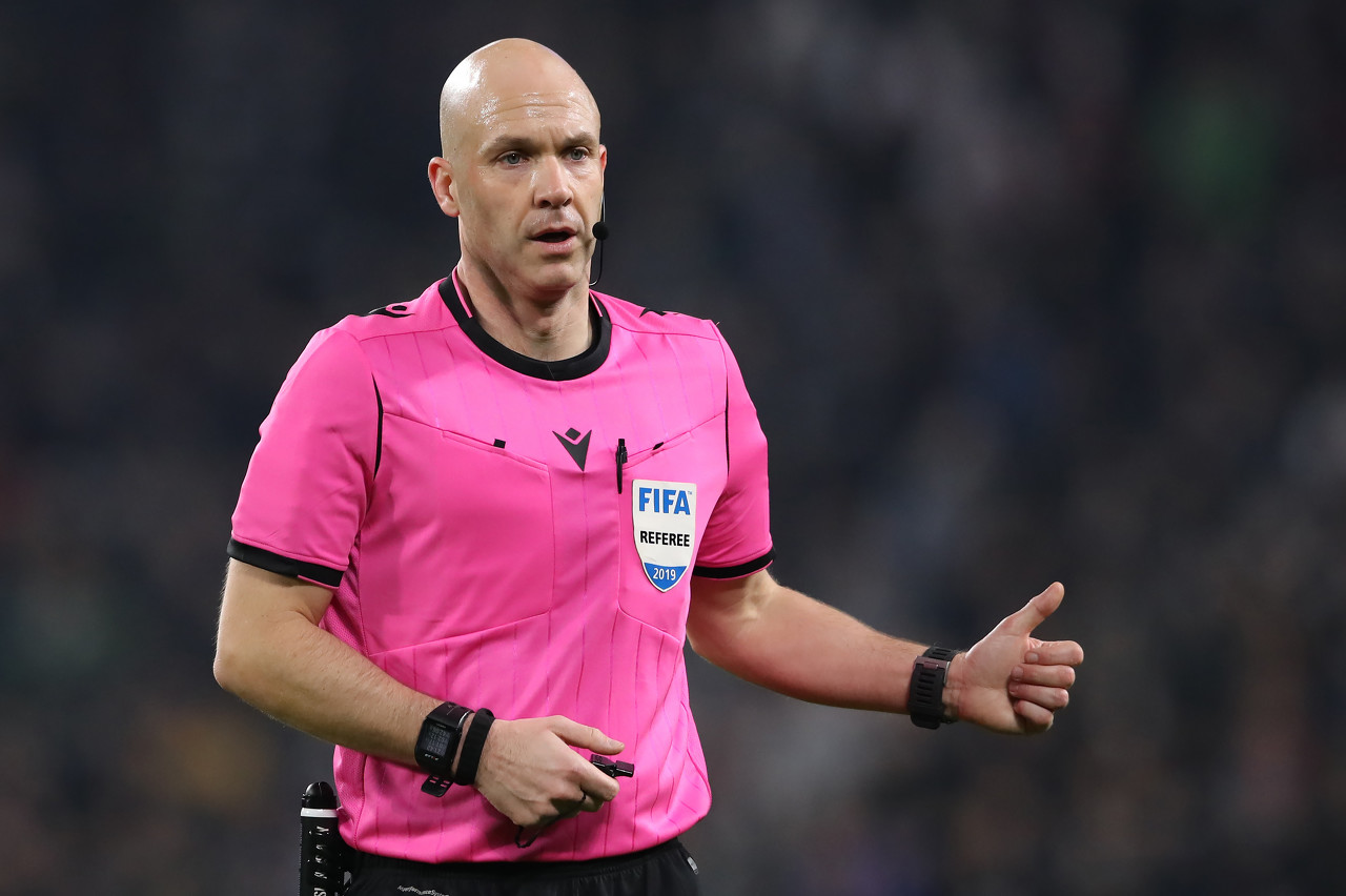 英超收官战裁判安排:泰勒执法争四焦点战,莱斯特城对阵热刺