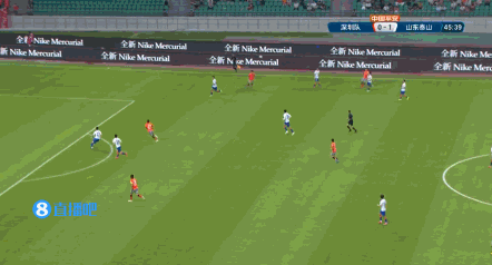 下半场刚开始不到1分钟,戴伟浚破门,深圳扳平