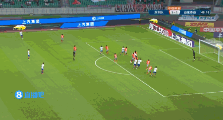 卡尔德克禁区内犯规，费莱尼点球命中完成双响