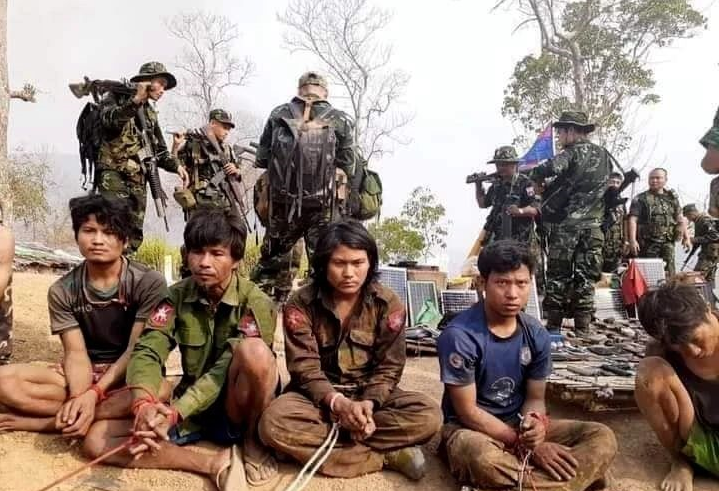 10名缅军士兵被民地武俘虏之后，因受到人道待遇，都长胖了！