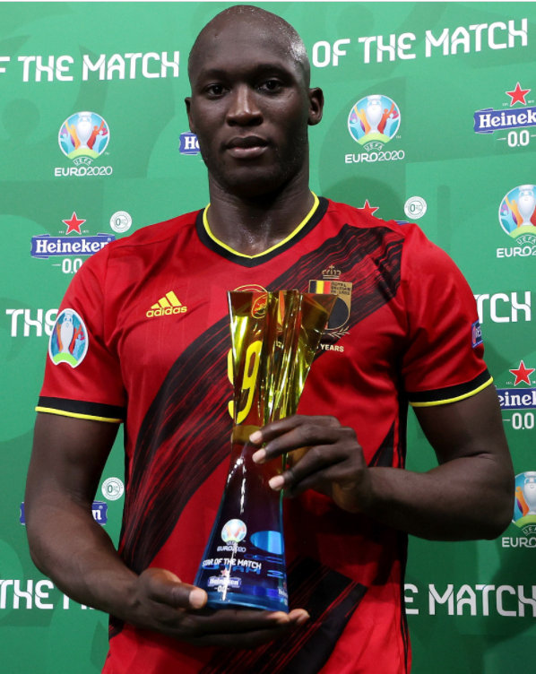 卢卡库战俄罗斯梅开二度，被评为本场比赛最佳球员