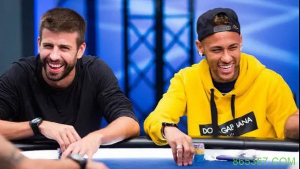 内马尔在赏金赛中登上领奖台