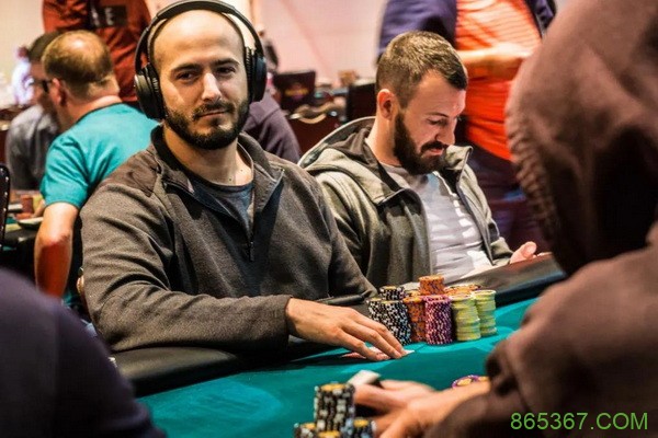 职业玩家们谈论他们的锦标赛生活