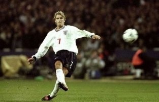 欧洲杯往事第七篇：宠儿与弃儿，贝克汉姆欧洲杯生涯里残缺的美丽