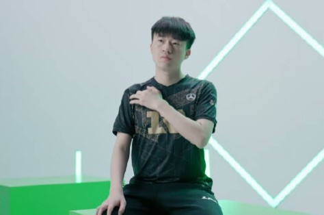 Xiaohu谈自己的招牌：15年泽拉斯16妖姬17飞机18吸血鬼19瑞兹