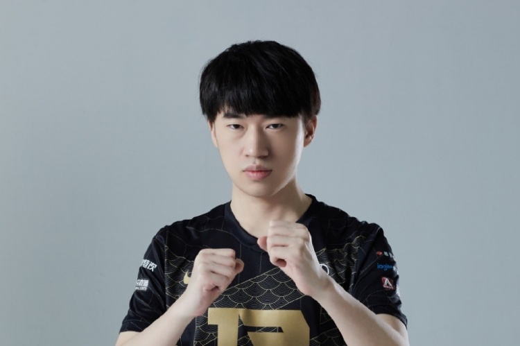 Xiaohu：当刷到带你节奏的微博 有人为你说话会觉得做什么都值得