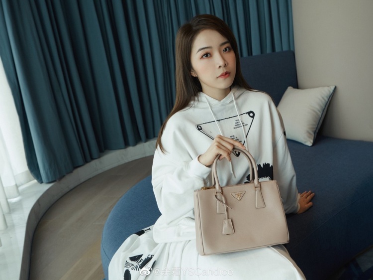 LPL主持余霜晒照：优雅 永不过时?