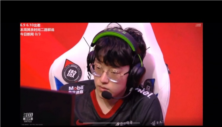 解说雨童：管哥那次从晚上7点解说到早上8点 和搭档轮流干呕