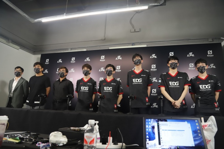 EDG赛后群访、Scout：今天的盲僧没有失误，我盲僧的实力全队第一