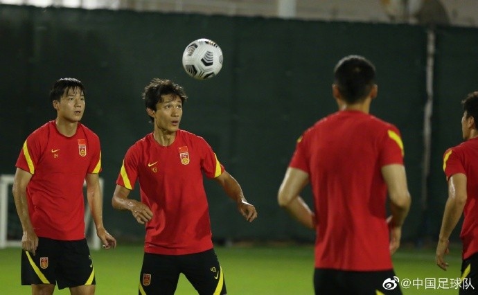 国足继续备战马尔代夫，29名球员全员到岗