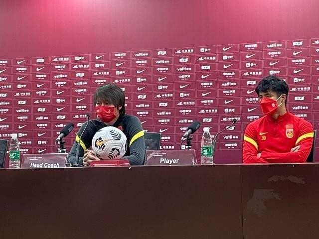 李铁:球队不存在主力与替补 会选择最合适的球员出场