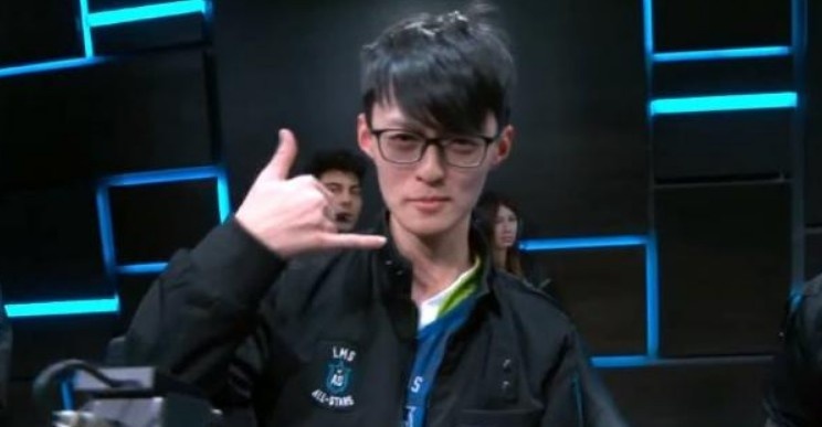 FoFo：如果中单都是射手版本的话，那我挺厉害的