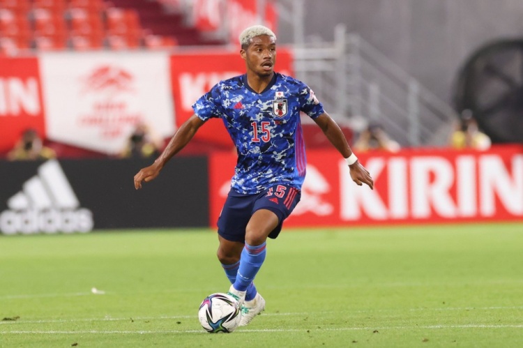 日本混血前锋世预赛6分钟戴帽,外媒称下赛季或加盟苏超凯尔特人