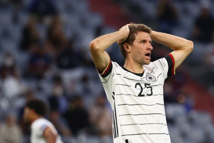 数据网站：穆勒世界杯33脚射门进10球，欧洲杯27脚射门没有进球