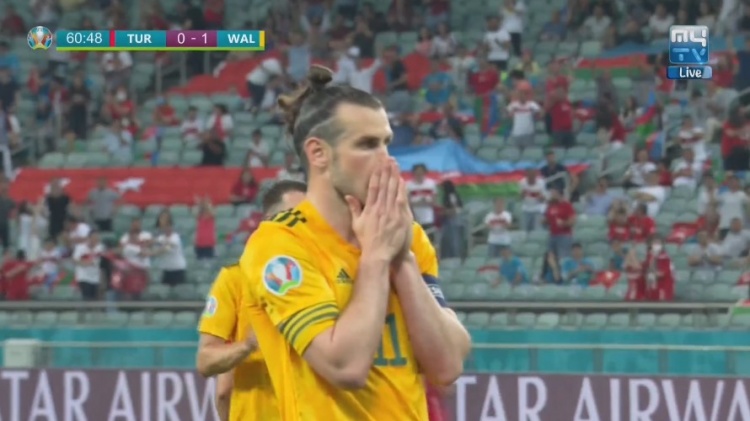 贝尔突破造点，亲自主罚直接打飞