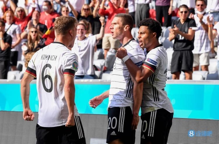 半场-C罗建功迪亚斯&格雷罗乌龙 德国暂2-1领先葡萄牙