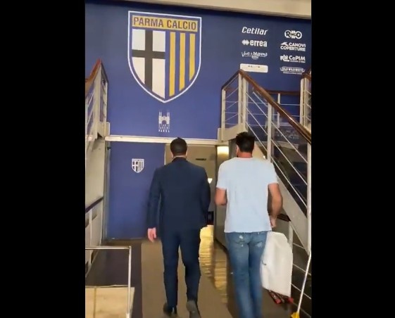 小将回家了！布冯抵达帕尔马总部，亮相仪式北京时间凌晨3点进行