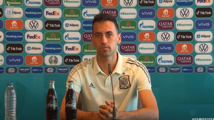 布斯克茨:我们100%信任恩里克 若我出场就将拼尽全力