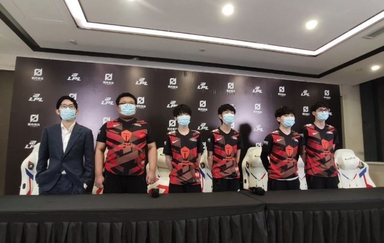 TES赛后群访 JackeyLove：能偷到家就说明我们前面输的比较多