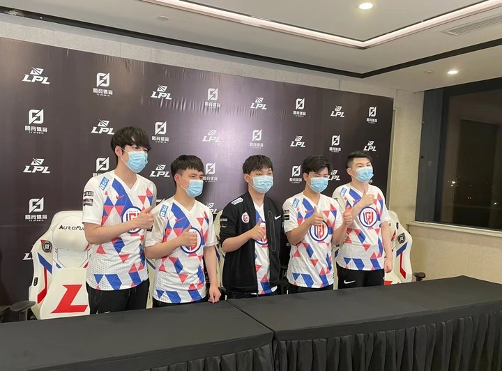 LGD赛后群访 xiye:妖姬是我拿手的英雄 我随时可以拿出来