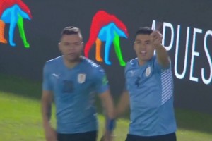 世预赛-苏亚雷斯哑火 乌拉圭进球被判越位0-0巴拉圭