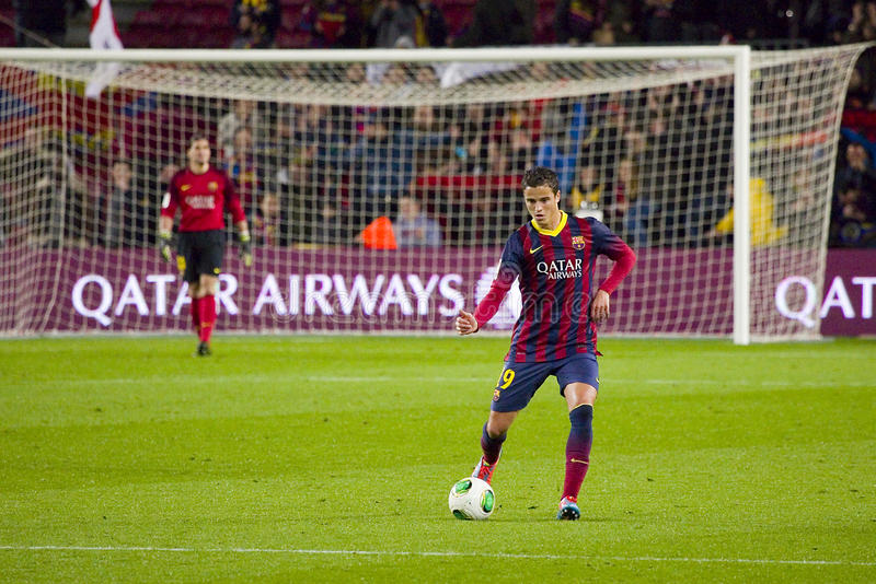 阿费莱:梅西承受着巨大的压力,有时会在赛前去厕所呕吐减压