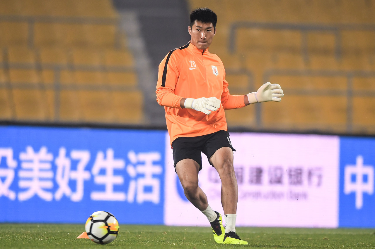 德转:泰山队门将韩镕泽续约至2024年10月31日