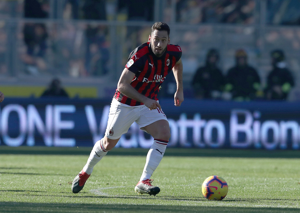 恰尔汗奥卢:踢意大利对我来说非常特殊 我跟博努奇还打了电话