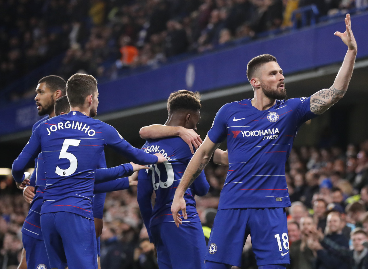 跟队记者:米兰继续与吉鲁谈年薪,双方可能签约两年