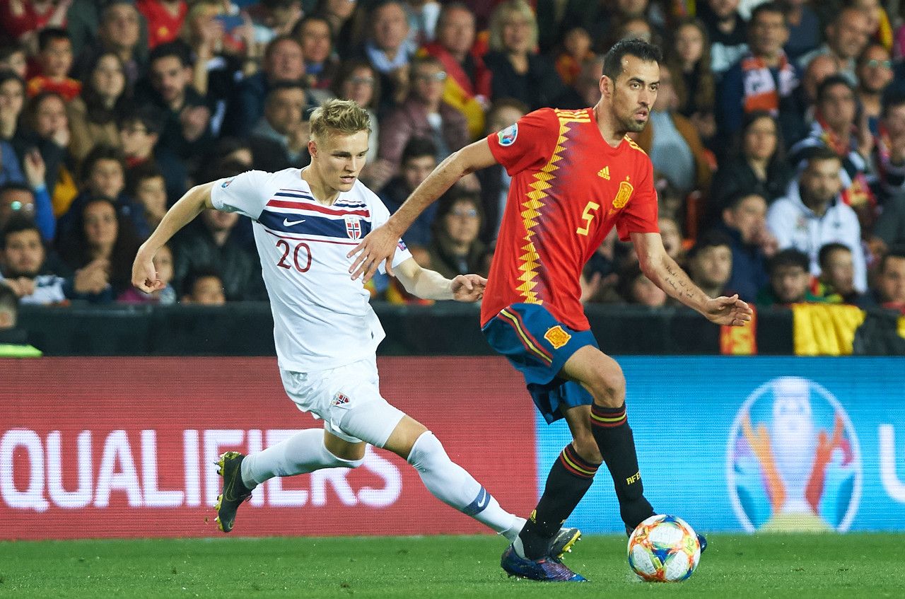 记者：布斯克茨可能赶得上出战西班牙欧洲杯小组赛第三场