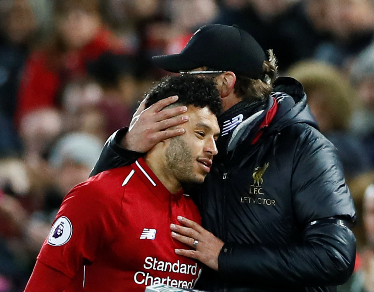 卡拉格：张伯伦有速度善跑动，他能在利物浦改踢右后卫