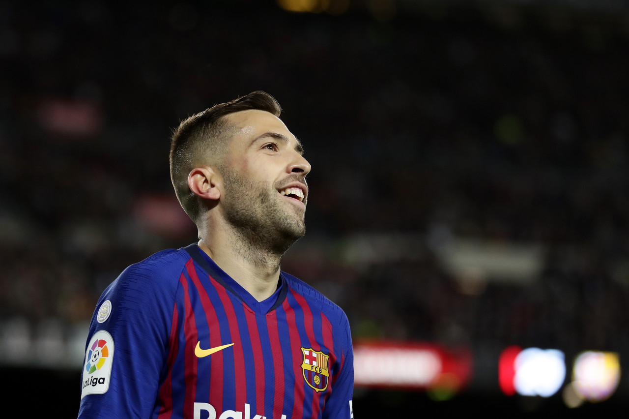 世体:阿尔巴拒绝加盟国米,他想继续留在巴萨踢球