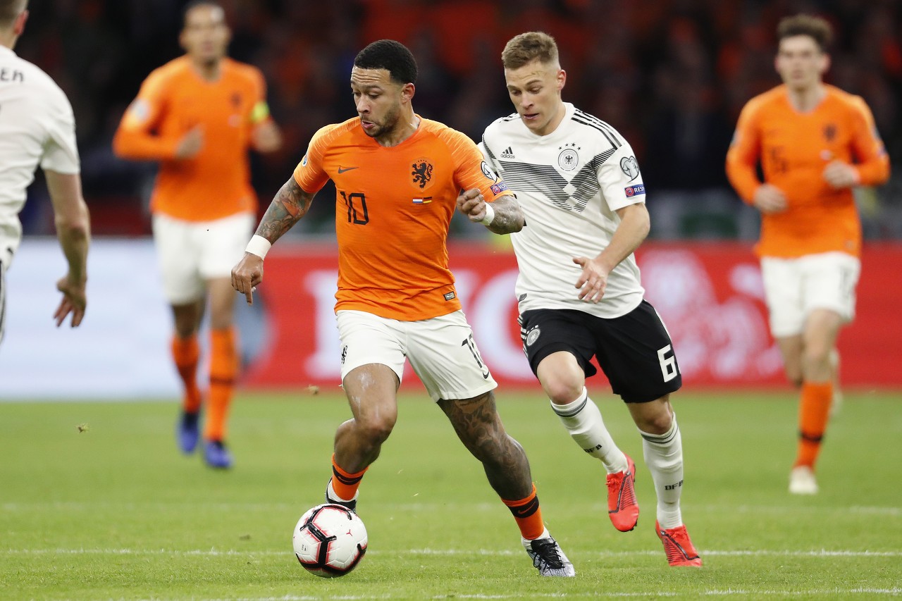 西媒：德佩、维纳尔杜姆与巴萨达协议，转会有望未来几小时敲定