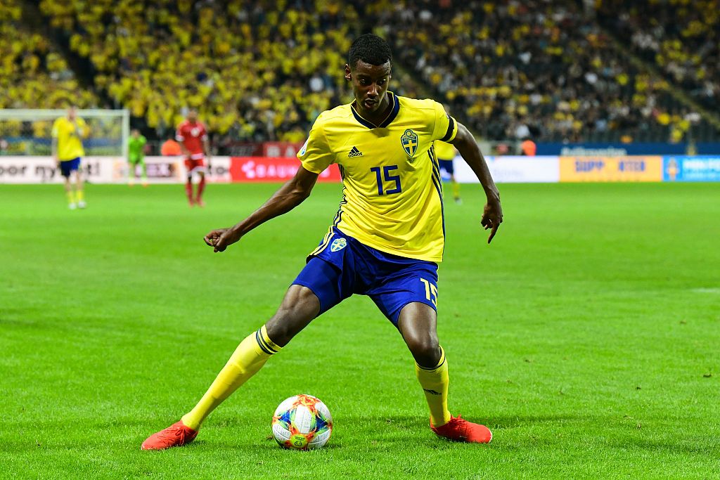 Athletic:阿森纳想签伊萨克补锋线,球员解约金6020万镑