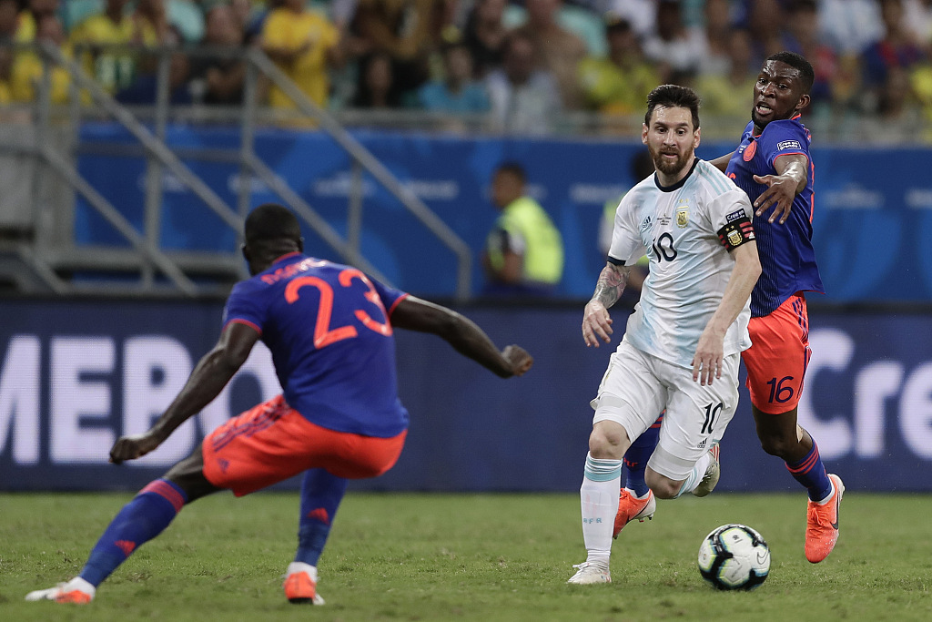 马里潘：防守梅西最好喊几个队友一起上 智利是美洲杯夺冠热门