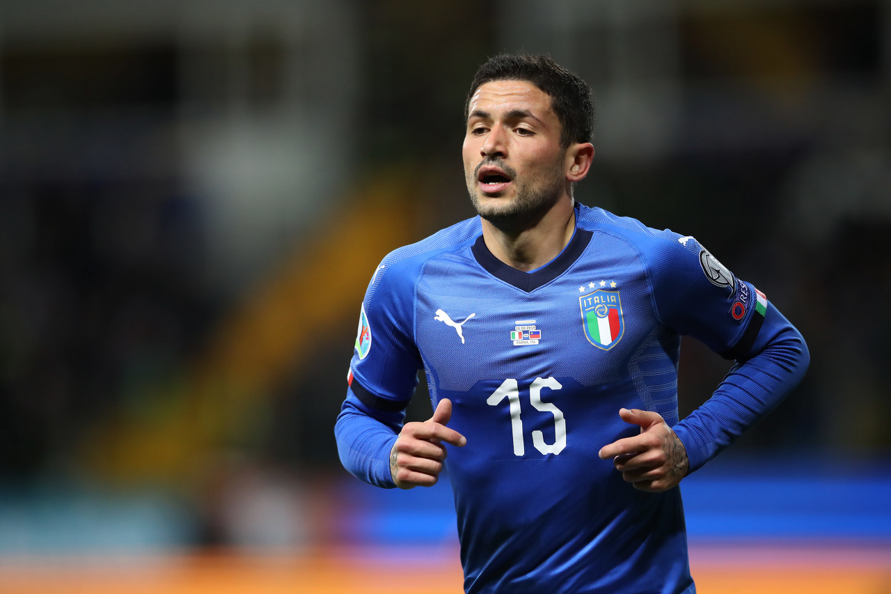 官方:森西在本周四训练中内收肌不适,将在未来几个小时进行检查