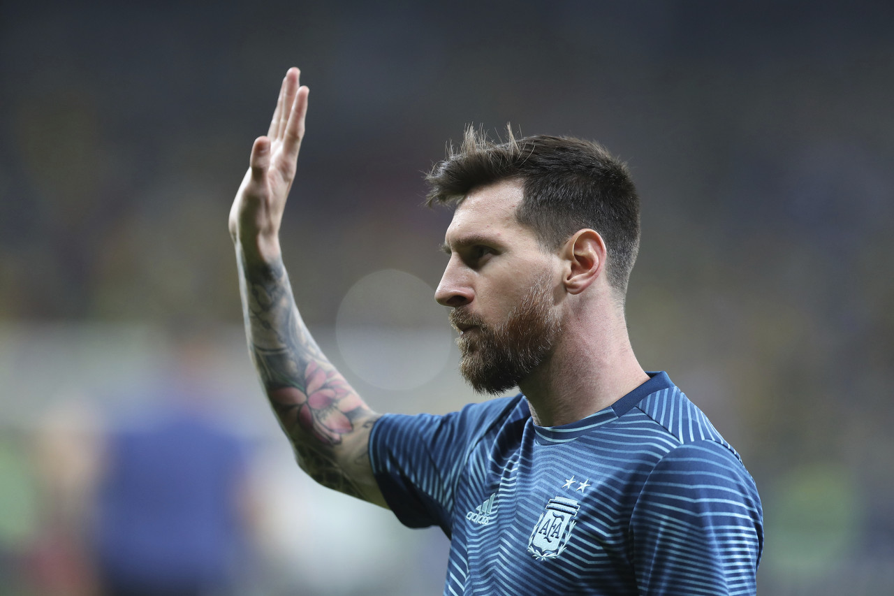 斯卡洛尼:阿根廷国家队要充分发挥梅西的作用