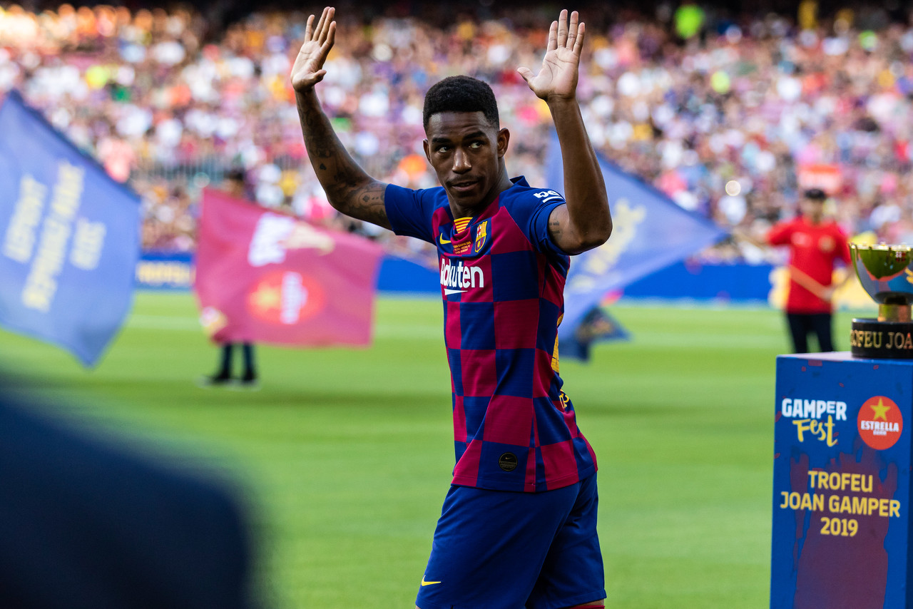 世体:米兰可能要求巴萨用菲尔波交换罗马尼奥利