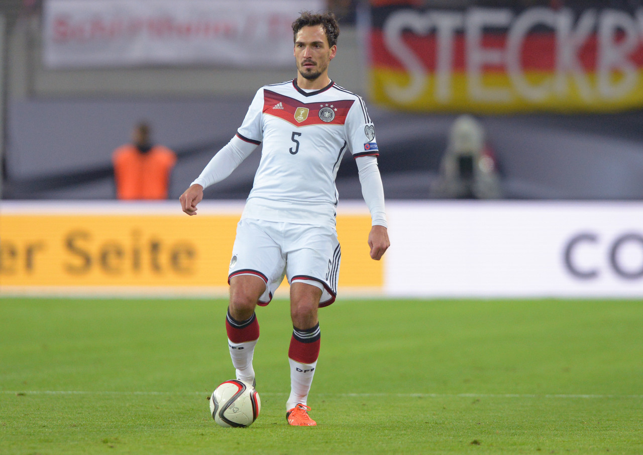 记者：参加欧冠决赛的德国国脚参加训练，狐媚、格雷茨卡未合练