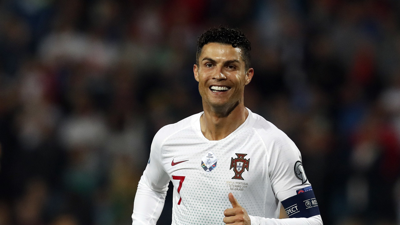 穆帅:世界级球员是黄金要让他们发光 C罗能帮葡萄牙队员分担压力