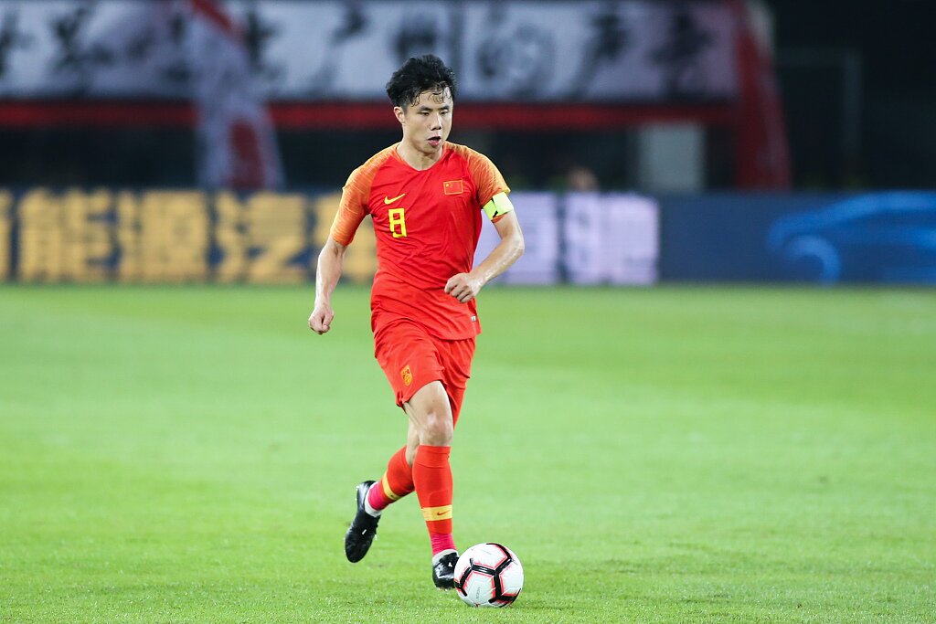 记者：蒿俊闵暂时打不了全场，但替补打30分钟不成问题