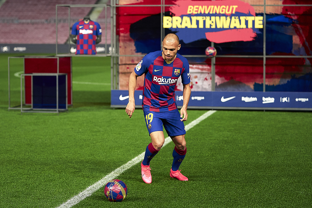 每体:巴萨想尽快出售布莱斯维特,有4家英超和1家俄超球队关注他