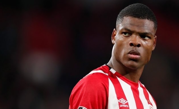 德天空:拜仁有意荷兰国脚邓弗里斯,但不想出1500万欧解约金