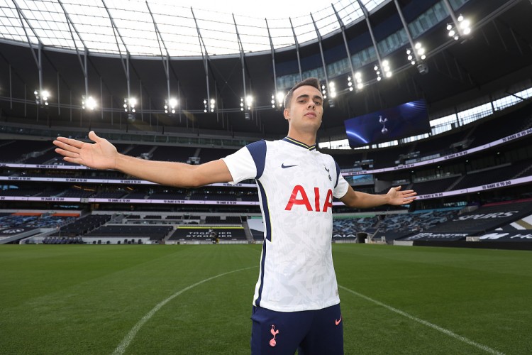 天空体育记者：那不勒斯有意雷吉隆，热刺要价2500-3000万欧