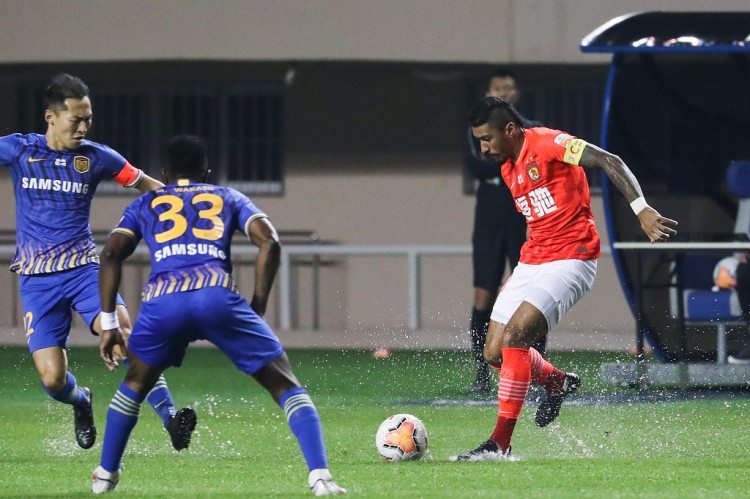 记者：保利尼奥四次尝试返回中国无果 解约为广州队节省亿元开支