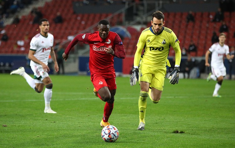 与红军、蓝军抢人,镜报:莱斯特城加入萨尔茨堡前锋达卡争夺战